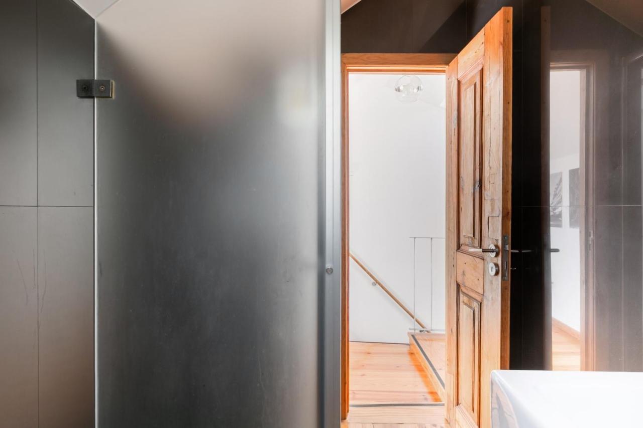 Lejlighed Breathtaking River-city View Two Private Terraces 3 Bedrooms And 3 Bathrooms 17th Century Building Bica Chiado District Lisboa