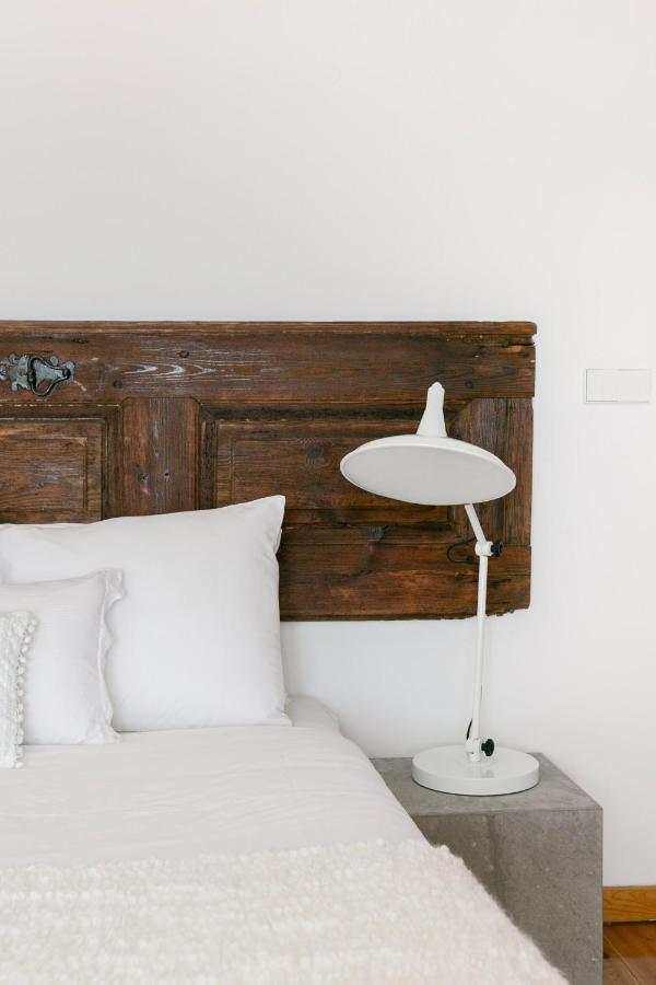 Breathtaking River-city View Two Private Terraces 3 Bedrooms And 3 Bathrooms 17th Century Building Bica Chiado District Lejlighed