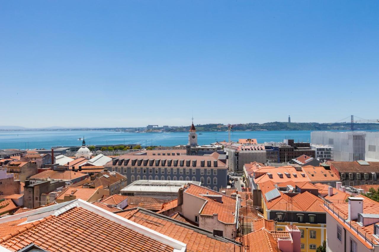 Lejlighed Breathtaking River-city View Two Private Terraces 3 Bedrooms And 3 Bathrooms 17th Century Building Bica Chiado District